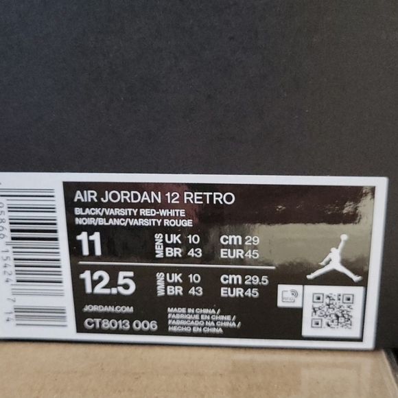 Jordan 12 Playoff 2022 Mens Size 8 and 11 - Picture 3 of 4